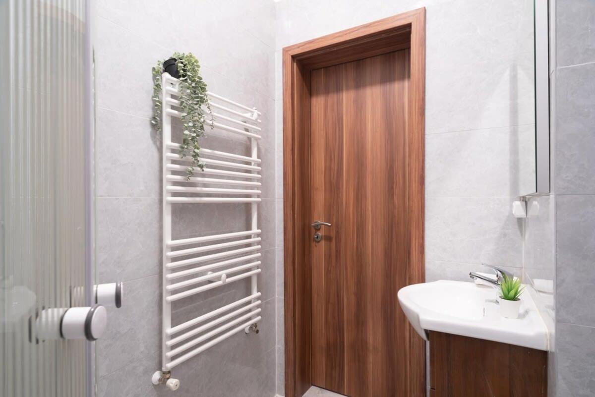 New Spacious Apartment At Superb Location Budapest Exterior foto